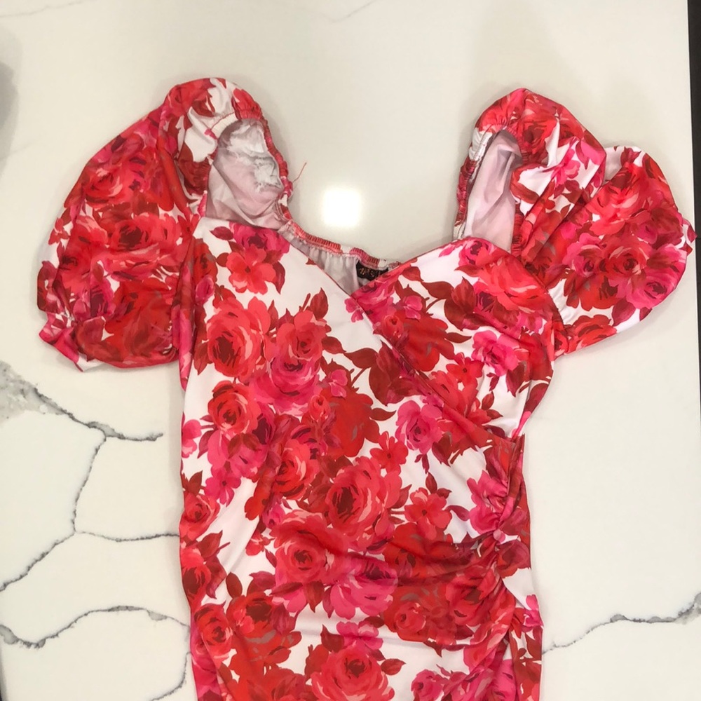 Red and pink floral ruched puff sleeve tight dress